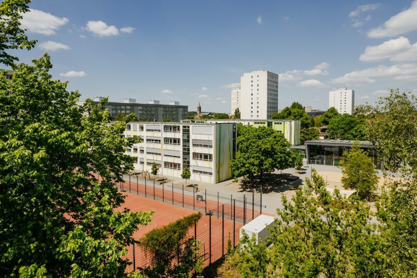 Rosa Luxemburg Schule mit Kita Inselmäuse