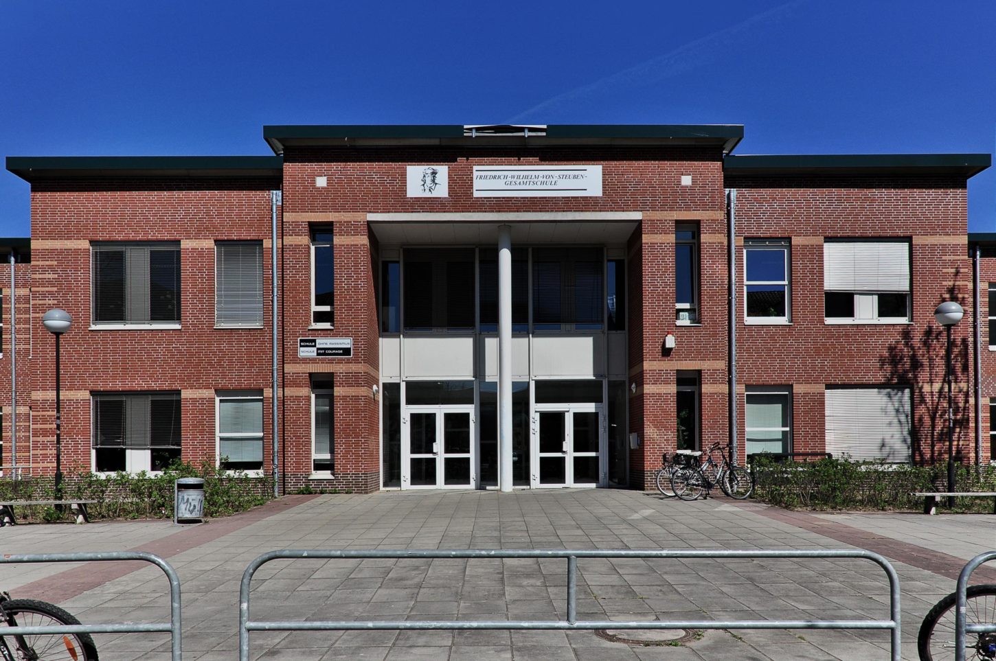 46 friedrich wilhelm von steuben gesamtschule hauptgebaeude