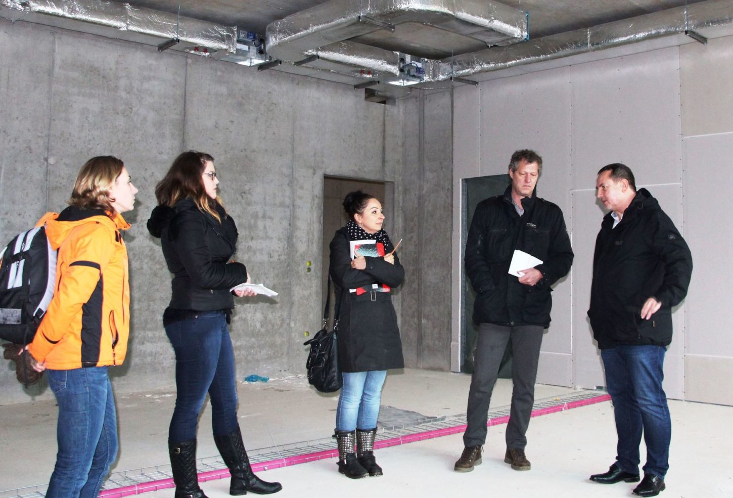 Begeheung des Schulneubaus im Februar 2016