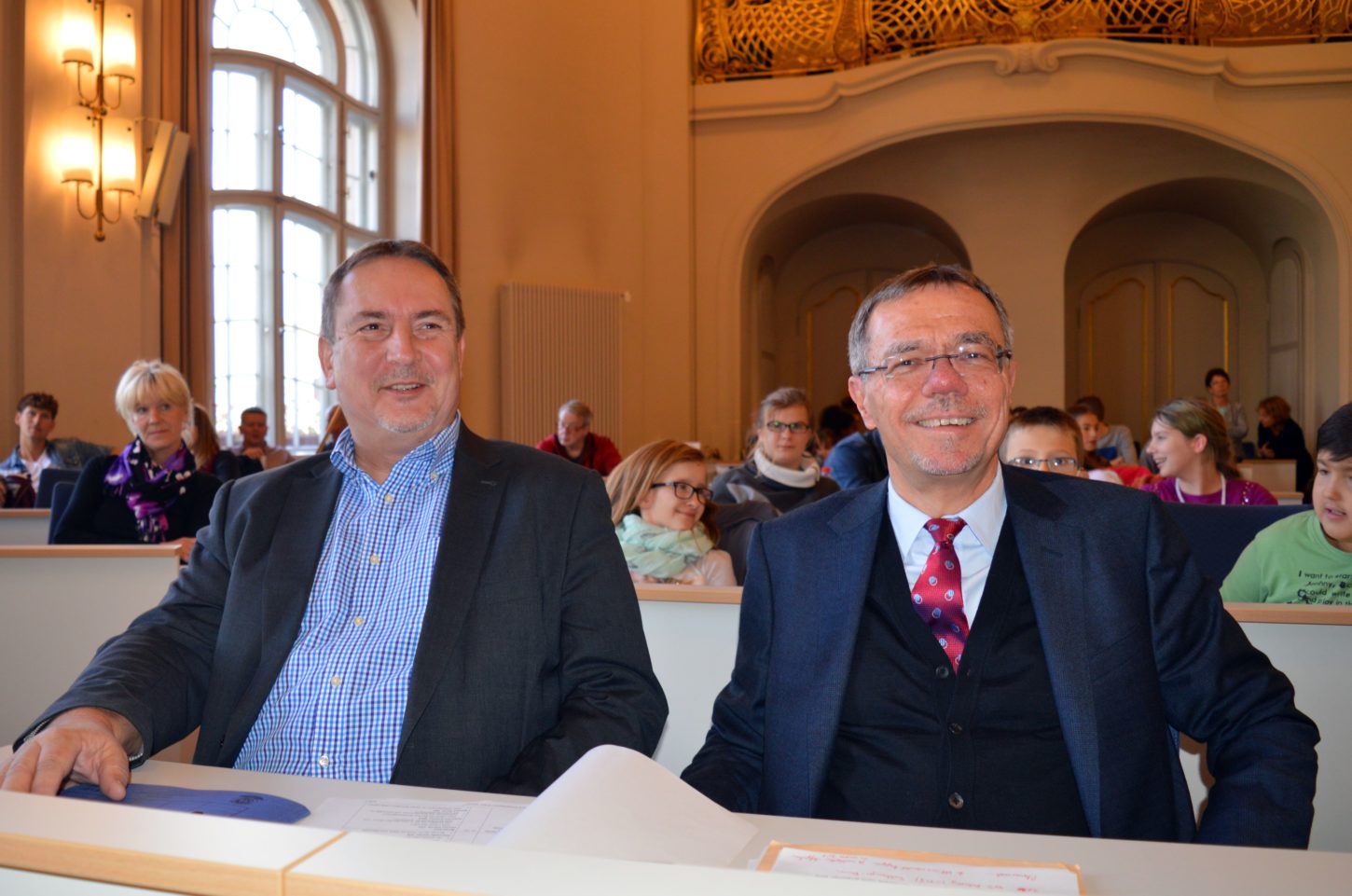 Bernd Richter und Burkhard Exner bei der Prämierung der Potsdamer Energiesparschulen