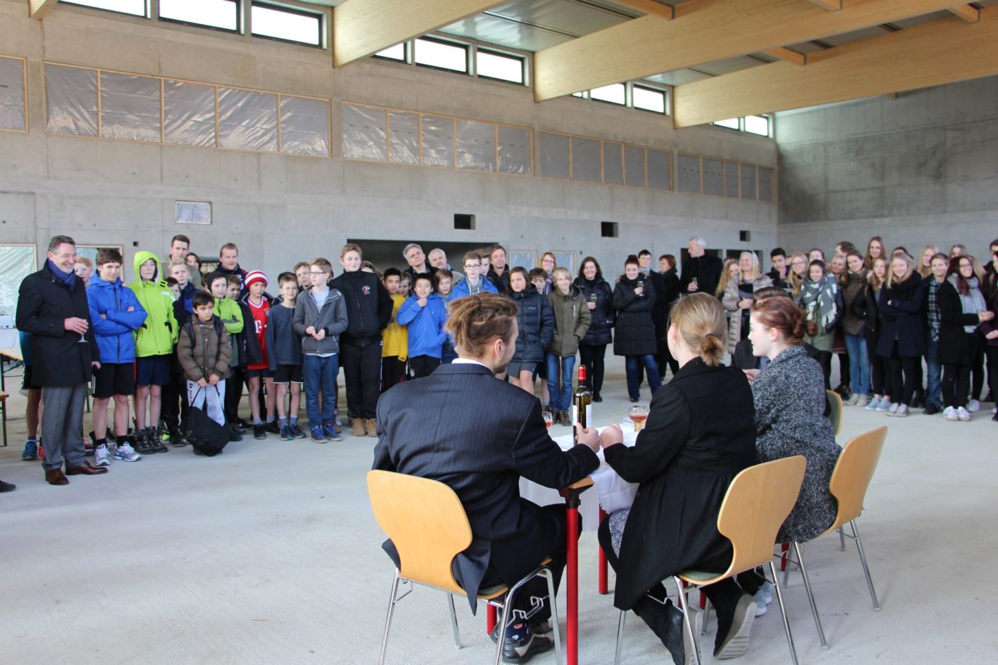 Schülerinnen und Schüler des Einstein-Gymnasiums sorgen für Unterhaltung