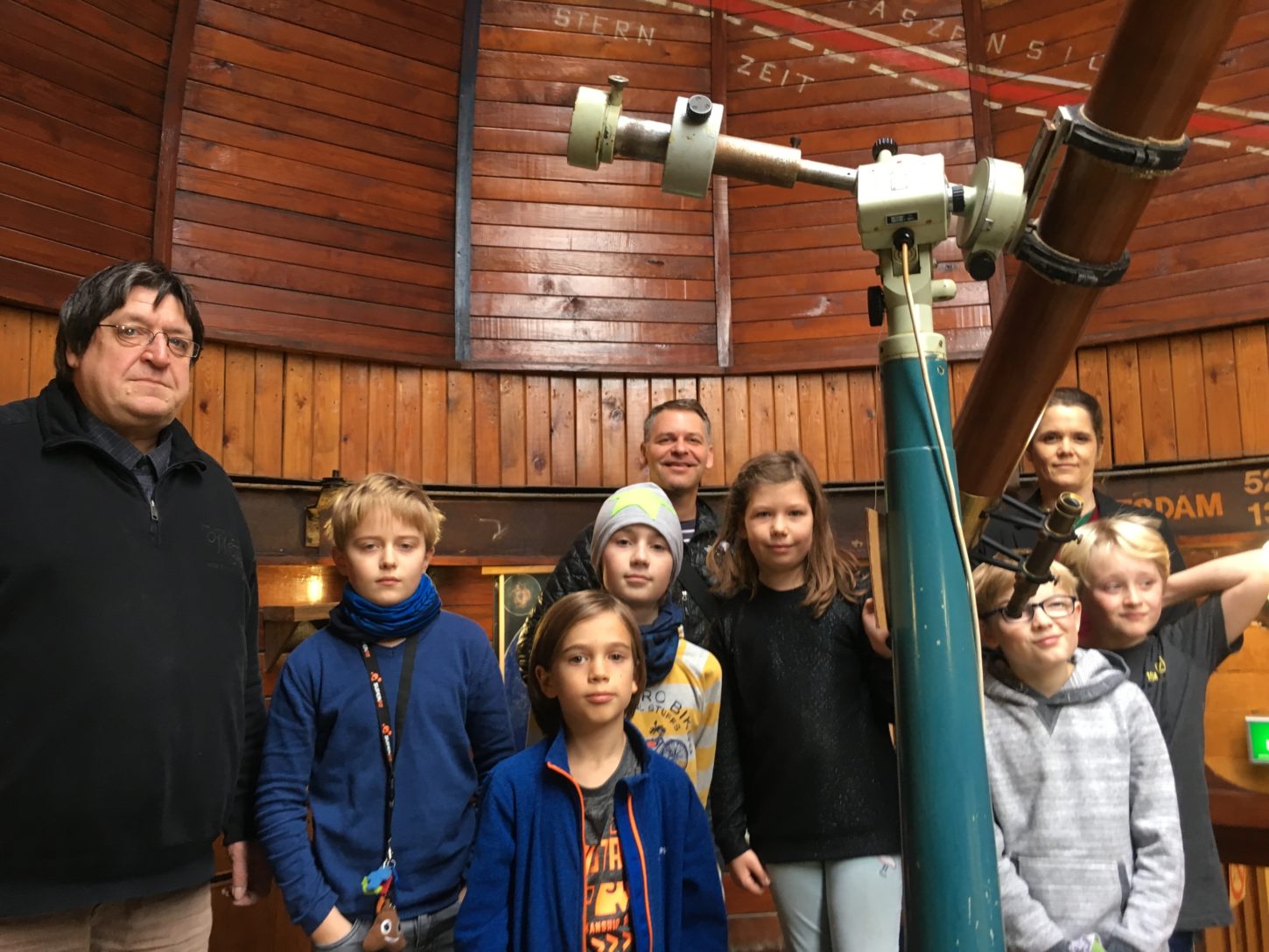 Die AG Sternwarte und die Schulleitung sind begeistert